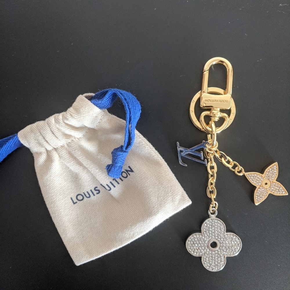 Louis Vuitton Flower Strass Keychain